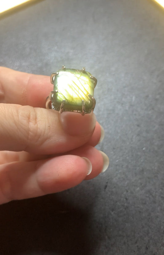 Labradorita cuadrada •8.5